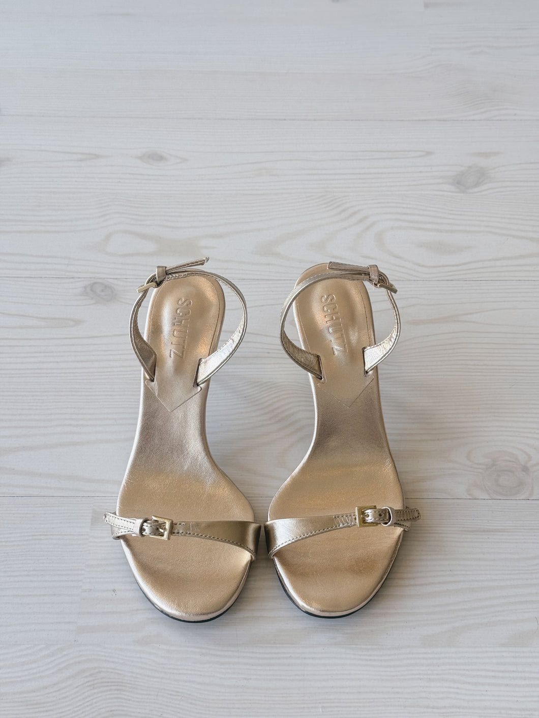 Aurora Sling Back Mid Heel in Platina