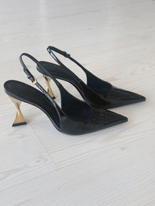 Elisha Pump in Black