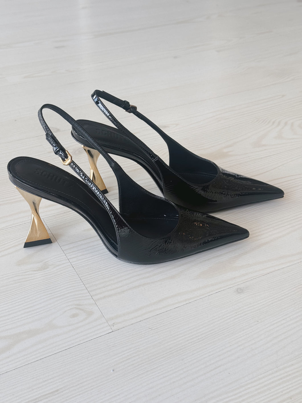 Elisha Pump in Black