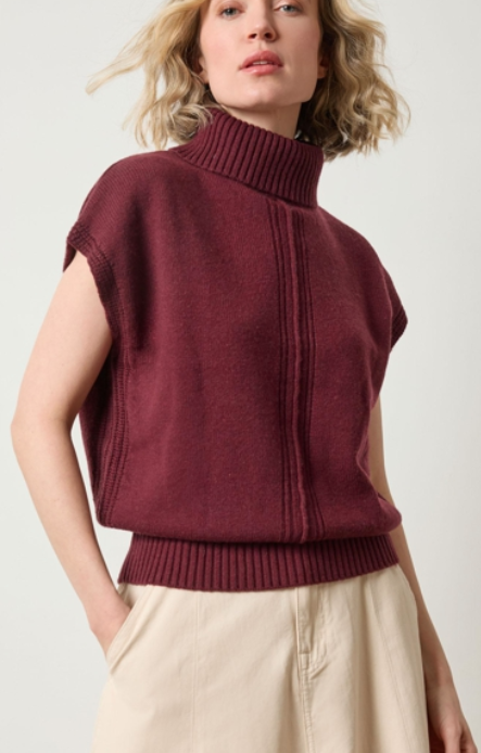 LP Turtleneck Wedge Sweater in Plum
