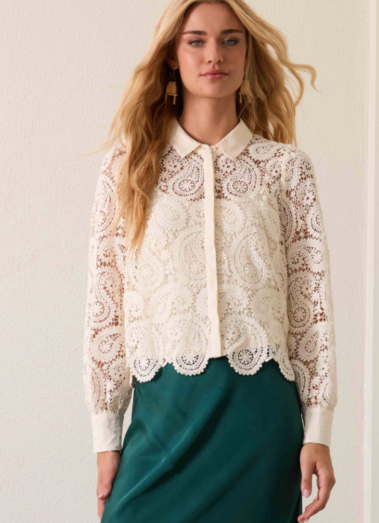 Ca2360 Emmie Paisley Top in Antique White