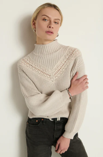 Cassandra Mock Neck Pullover in Heather Oatmeal