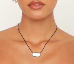 HM Pebble Necklace in Silver/black