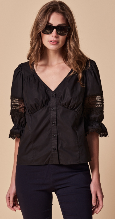 Sara Short Sleeve Shirt in Black