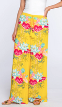 Load image into Gallery viewer, EJ  Presley Pant in Tropical Banboo
