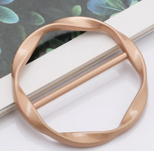 Load image into Gallery viewer, Metal Scarf Ring

