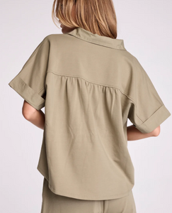 Ivy Collared Popover Top in Vintage Moss