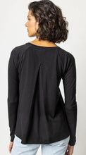 Load image into Gallery viewer, Long Sleeve Pleat Back Top- Black
